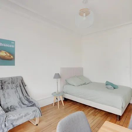 Apartment Lumineux Au Pied Du Rer A - Avec Ascenseur *